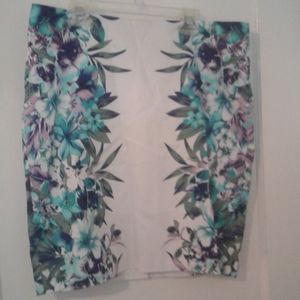 Roz & Ali white floral skirt size petite 10